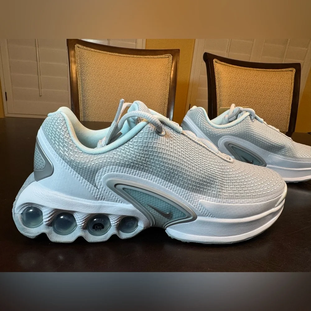 New Nike Air Max DN White Gray Sneaker Shoes Size US 7Y